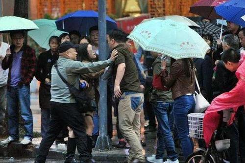 国外吃瓜被打事件