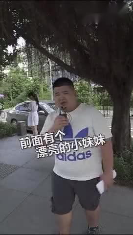 街头采访吃瓜事件真相,真相背后引人深思