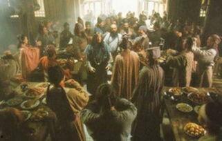 梁山龙城广场吃瓜事件始末,一场引发热议的街头冲突始末