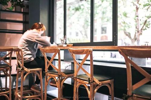 武汉长椅最新吃瓜事件,网友热议事件背后真相