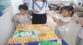 学校讲台吃瓜事件